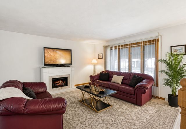 506 Forest Preserve Drive, Wood Dale, IL 60191