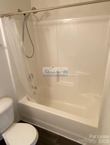 8709 Wandering Creek Way, Charlotte, NC 28227