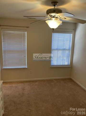 8709 Wandering Creek Way, Charlotte, NC 28227