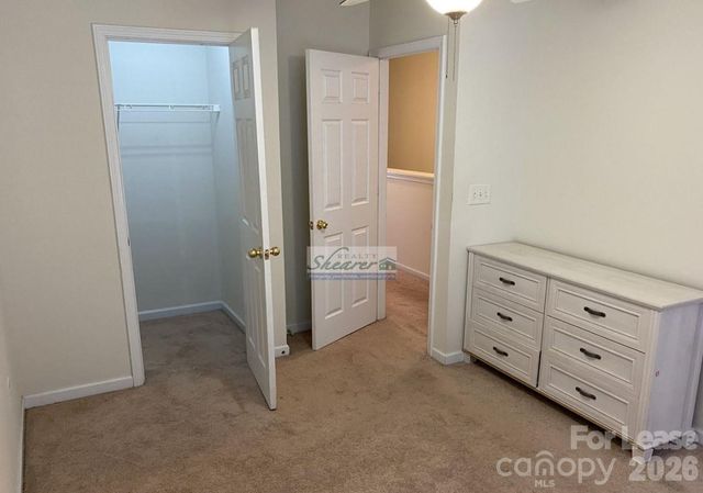 8709 Wandering Creek Way, Charlotte, NC 28227