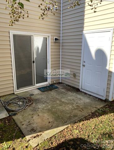 8709 Wandering Creek Way, Charlotte, NC 28227