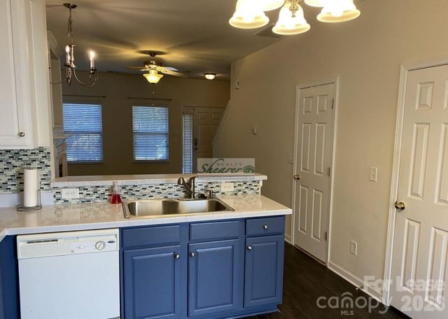 8709 Wandering Creek Way, Charlotte, NC 28227