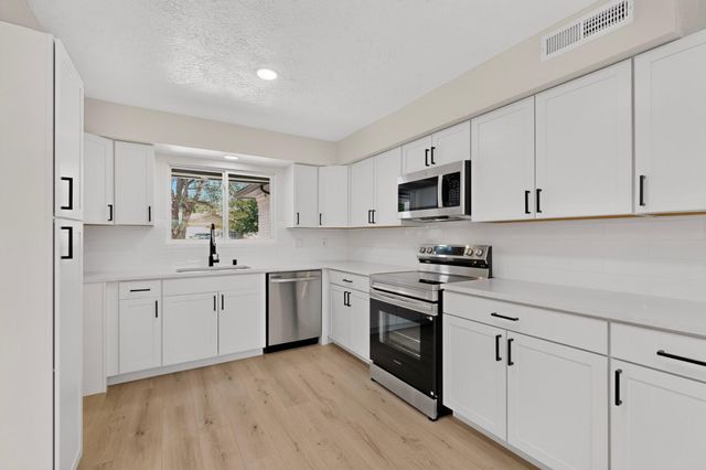 11316 Morocco Road NE, Albuquerque, NM 87111