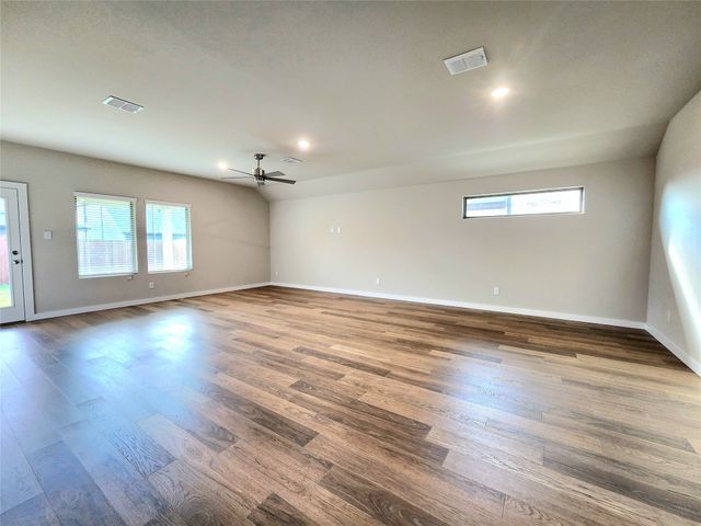 607 Whispering Winds Trail, Princeton, TX 75071