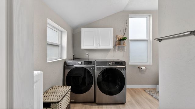 2707 E Desmet Ave, Spokane, WA 99202