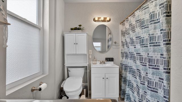 2707 E Desmet Ave, Spokane, WA 99202