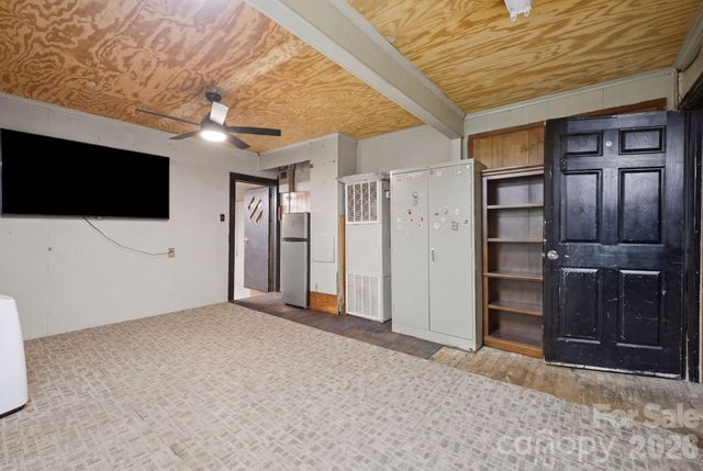 2026 12th Avenue NE, Hickory, NC 28601