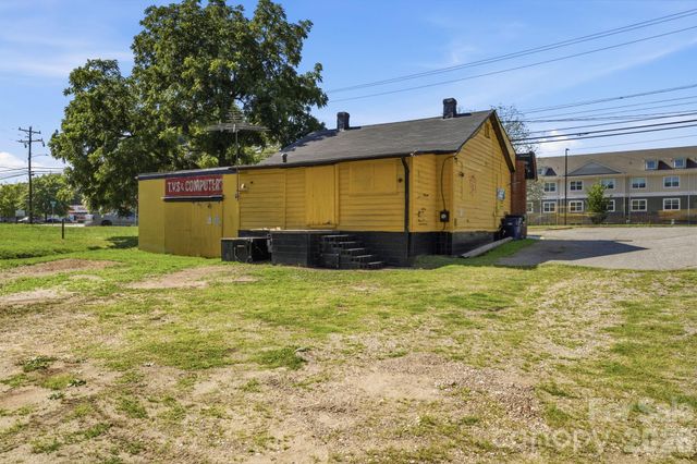 2026 12th Avenue NE, Hickory, NC 28601