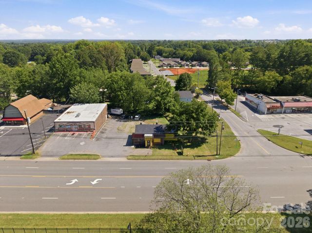 2026 12th Avenue NE, Hickory, NC 28601
