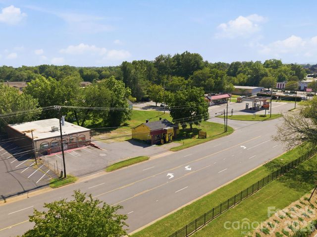2026 12th Avenue NE, Hickory, NC 28601