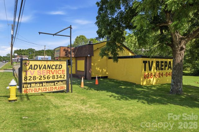 2026 12th Avenue NE, Hickory, NC 28601