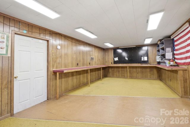 2026 12th Avenue NE, Hickory, NC 28601