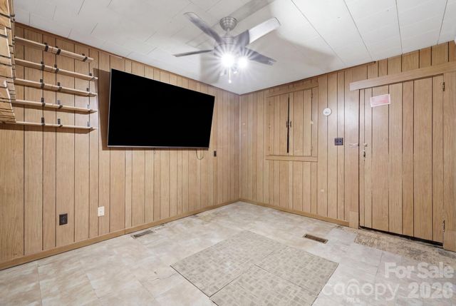 2026 12th Avenue NE, Hickory, NC 28601