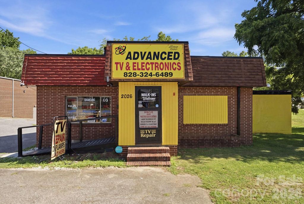 2026 12th Avenue NE, Hickory, NC 28601