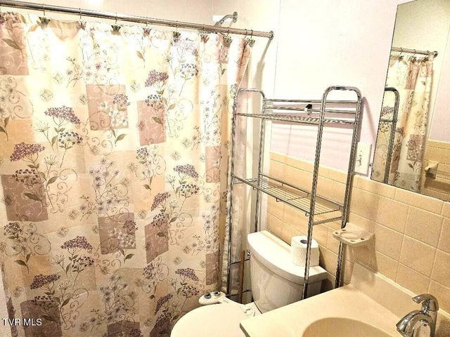 800 Locust Street 3, Rogersville, TN 37857