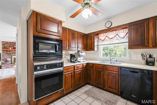 113 Sunnybrook Drive, Festus, MO 63028