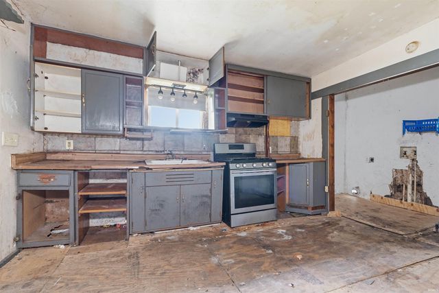 1513 E Cromer Avenue, Muncie, IN 47303