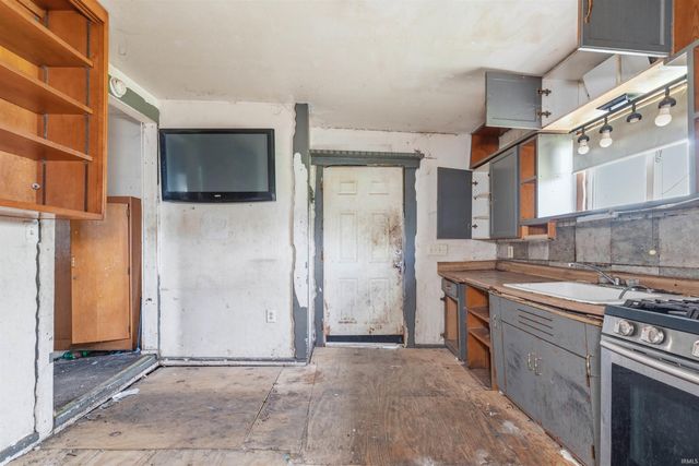 1513 E Cromer Avenue, Muncie, IN 47303