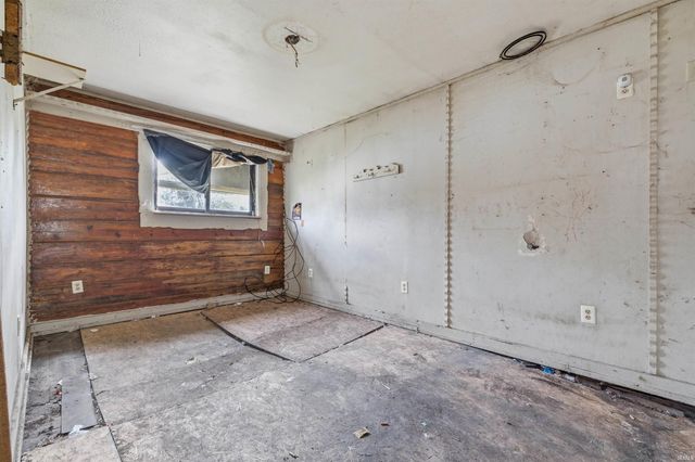 1513 E Cromer Avenue, Muncie, IN 47303
