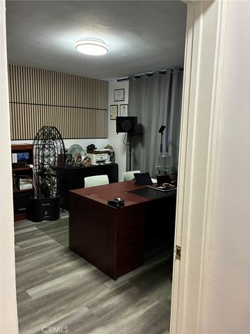 4711 Aqueduct, Los Angeles, CA 91436