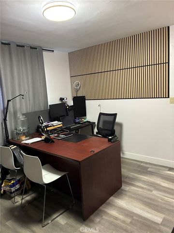 4711 Aqueduct, Los Angeles, CA 91436
