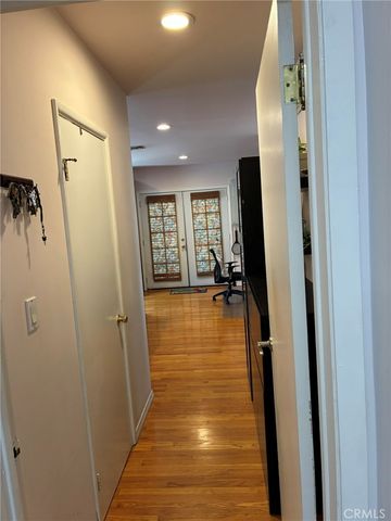 4711 Aqueduct, Los Angeles, CA 91436
