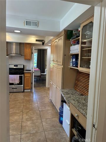 4711 Aqueduct, Los Angeles, CA 91436