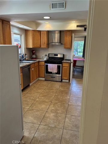 4711 Aqueduct, Los Angeles, CA 91436