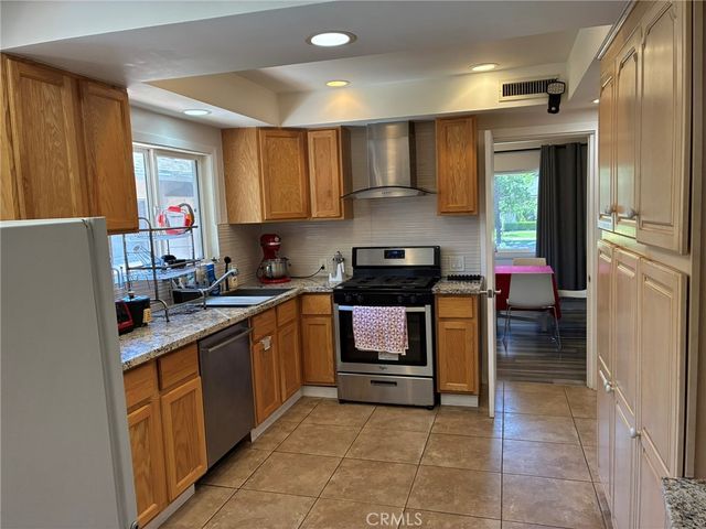 4711 Aqueduct, Los Angeles, CA 91436
