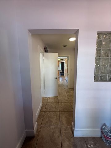 4711 Aqueduct, Los Angeles, CA 91436