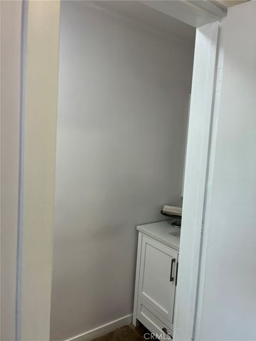 4711 Aqueduct, Los Angeles, CA 91436