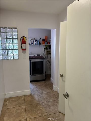 4711 Aqueduct, Los Angeles, CA 91436