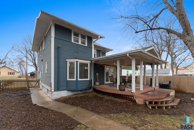 709 E 20th St Street, Sioux Falls, SD 57105