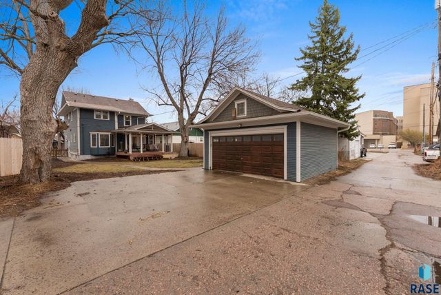 709 E 20th St Street, Sioux Falls, SD 57105