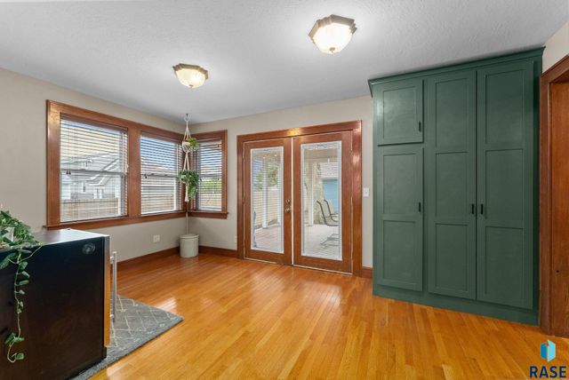 709 E 20th St Street, Sioux Falls, SD 57105