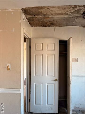 9422 Westchester Drive, St Louis, MO 63136