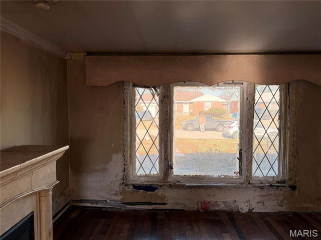 9422 Westchester Drive, St Louis, MO 63136