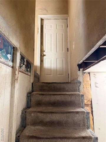 9422 Westchester Drive, St Louis, MO 63136