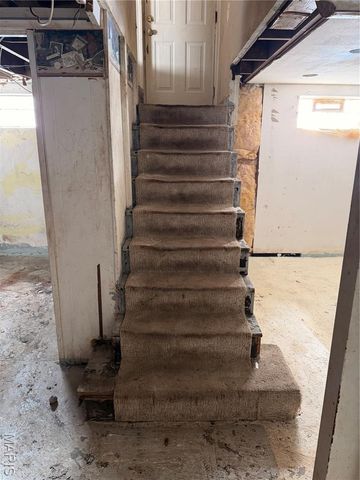 9422 Westchester Drive, St Louis, MO 63136