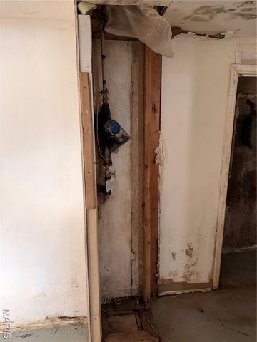 9422 Westchester Drive, St Louis, MO 63136