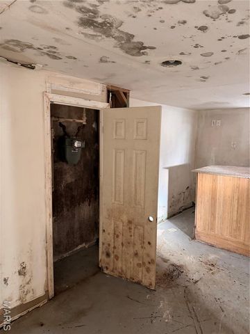 9422 Westchester Drive, St Louis, MO 63136