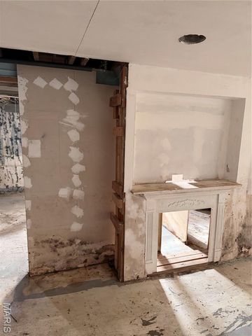 9422 Westchester Drive, St Louis, MO 63136