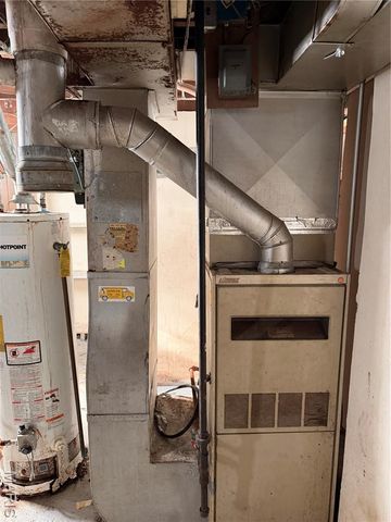 9422 Westchester Drive, St Louis, MO 63136