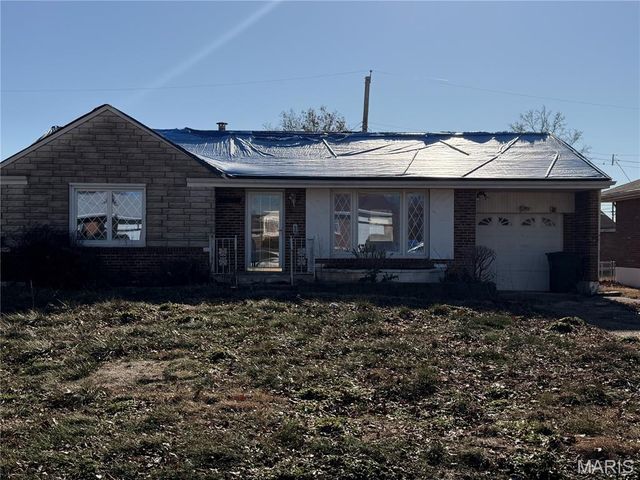 9422 Westchester Drive, St Louis, MO 63136