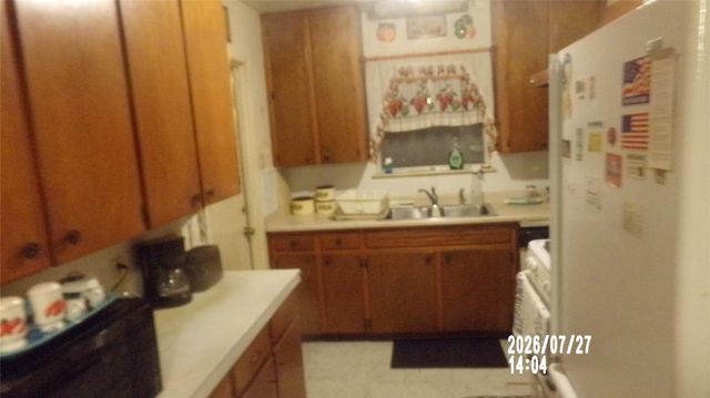 1102 Appomattox Drive N, Texas City, TX 77591