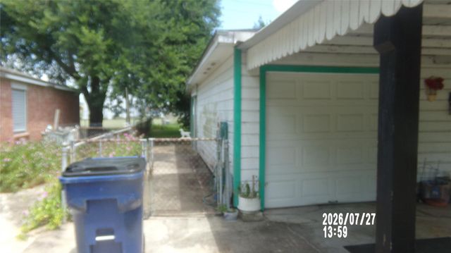1102 Appomattox Drive N, Texas City, TX 77591