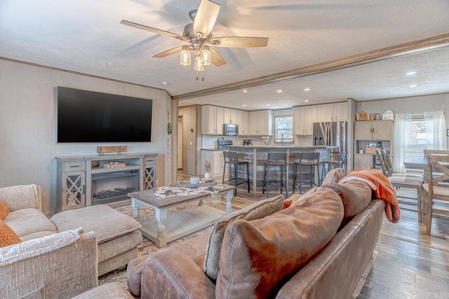 1111 SE Front St, Hoxie, AR 72433