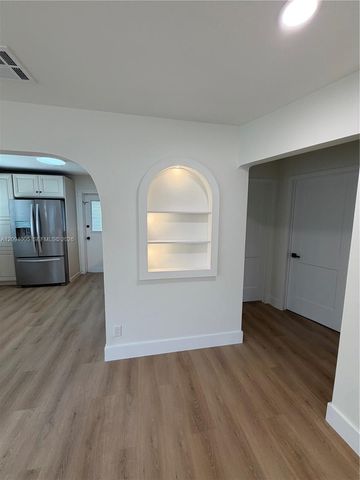 708 SW 7th Avenue, Hallandale Beach, FL 33009