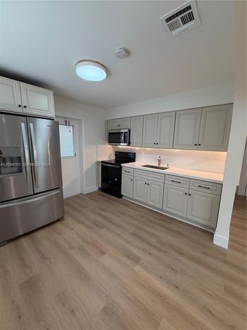 708 SW 7th Avenue, Hallandale Beach, FL 33009