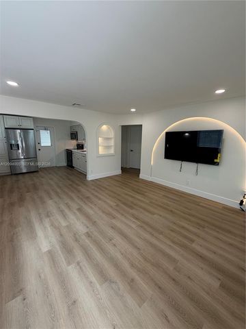708 SW 7th Avenue, Hallandale Beach, FL 33009